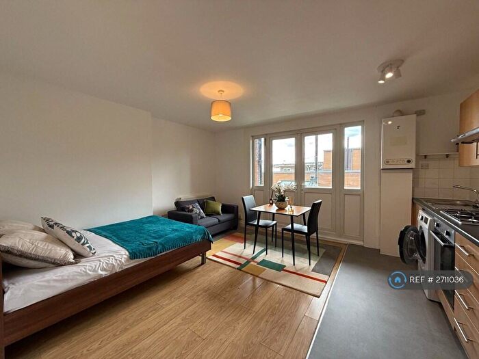 Studio To Rent In Mount View Road, London, N4