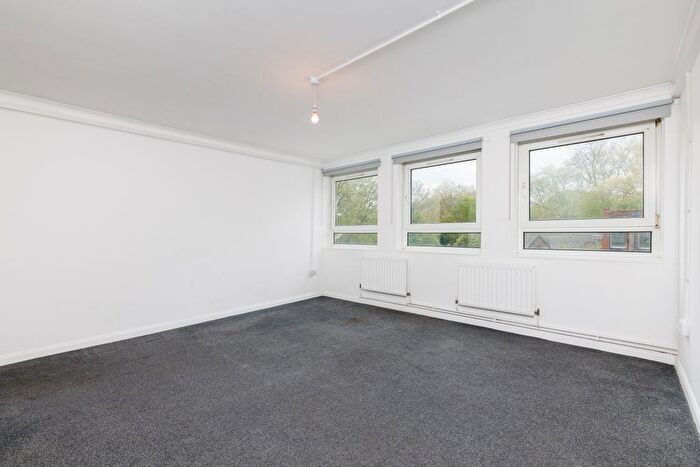 2 Bedroom Flat To Rent In Stangate, London, SE1