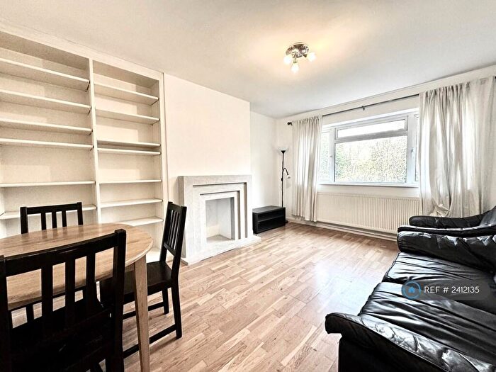2 Bedroom Flat To Rent In Nether Street, London, N3