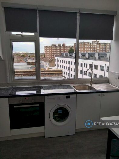 Studio To Rent In Cricklewood Broadway, London, NW2