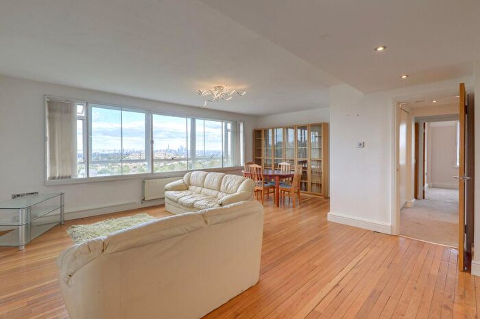 2 Bedroom Flat To Rent In Sydenham Rise, Forest Hill, SE23
