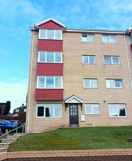 2 Bedroom Flat To Rent In Long Oaks Court, Sketty Swansea, SA2