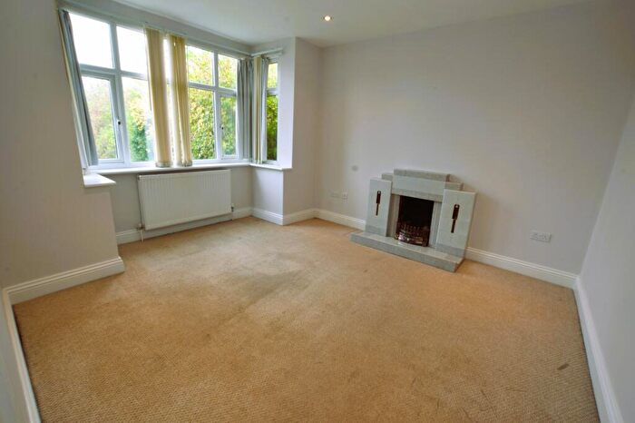 3 Bedroom Detached House For Sale In Bicester Road, Kidlington, OX5