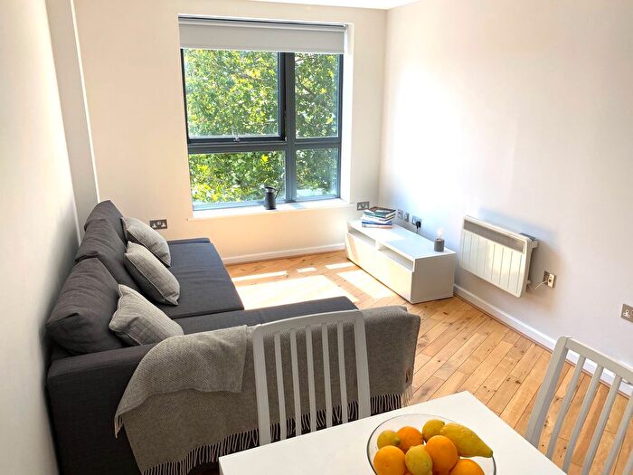 2 Bedroom Flat To Rent In Grange Road, London, SE1