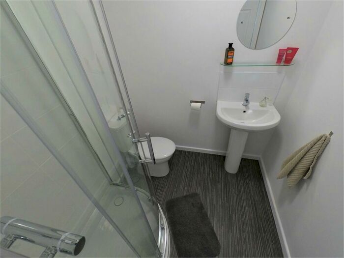 17 Bedroom Private Hall To Rent In Royal Terrace, Barrack Road, Northampton, NN1