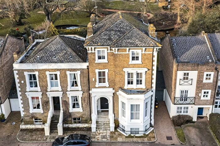 6 Bedroom Semi Detached House To Rent In Mill Plat, Isleworth, Middlesex, TW7