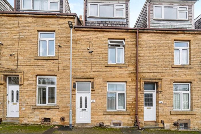 4 Bedroom Terraced House For Sale In Bilton Place, Bradford, BD8