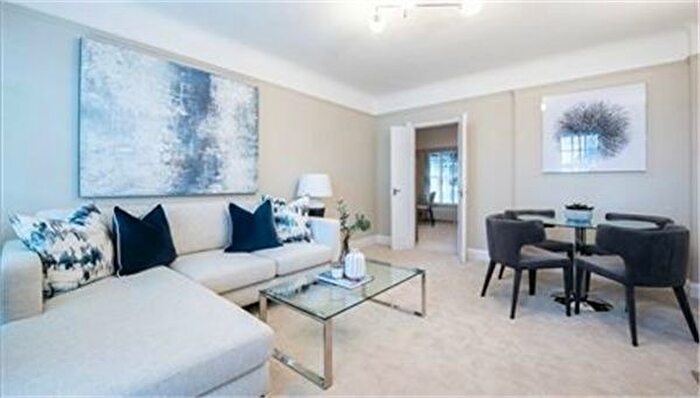 2 Bedroom Flat To Rent In Fulham Road, South Kensington, London, SW3