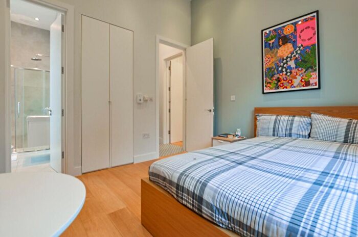 2 Bedroom Apartment To Rent In Hampstead Hill Gardens, Hampstead, NW3