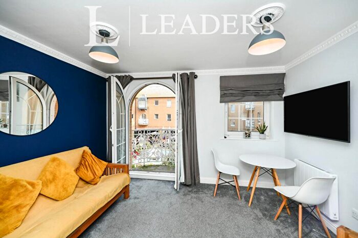 1 Bedroom Flat To Rent In The Octagon, Brighton Marina, BN2