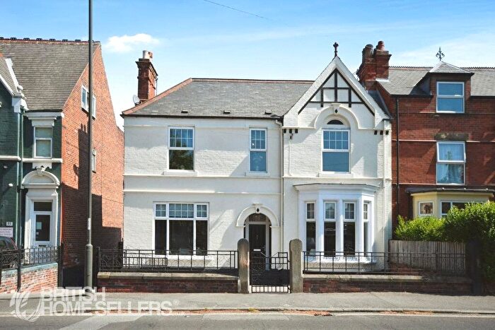 5 Bedroom Semi-Detached House For Sale In Newbold Road, Chesterfield, Derbyshire, S41