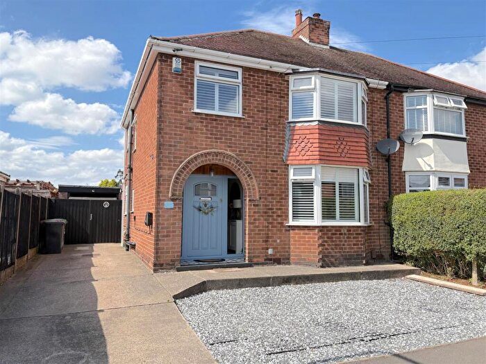 3 Bedroom Semi-Detached House For Sale In Shelford Avenue, Nottingham, NG17