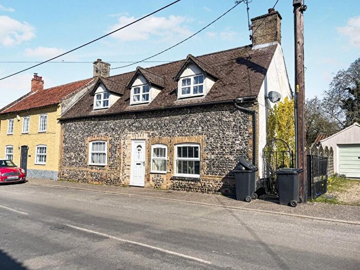 4 Bedroom Semi Detached House For Sale In High Street, Methwold, IP26