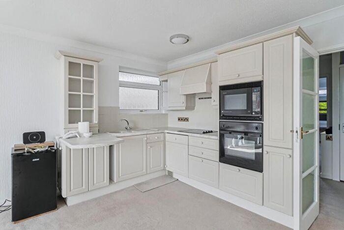 1 Bedroom Flat For Sale In Flat, Sandford House, Mudeford Lane, Christchurch, Bournemouth, BH23