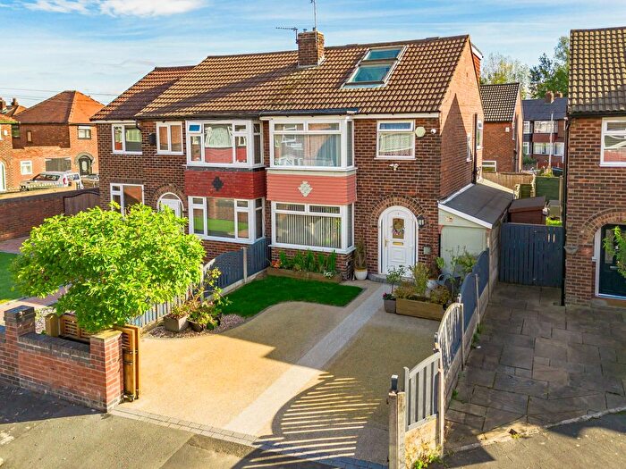 4 Bedroom Semi-Detached House For Sale In Chertsey Close, Gorton, Manchester, M18