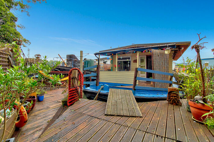 2 Bedroom Character Property For Sale In Pin Mill, Chelmondiston, IP9