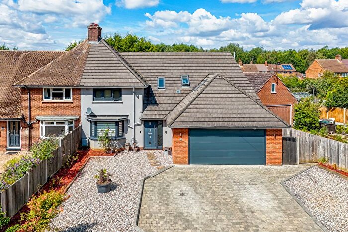 5 Bedroom Semi-Detached House For Sale In Willington Road Cople Bedford, Bedfordshire, MK44