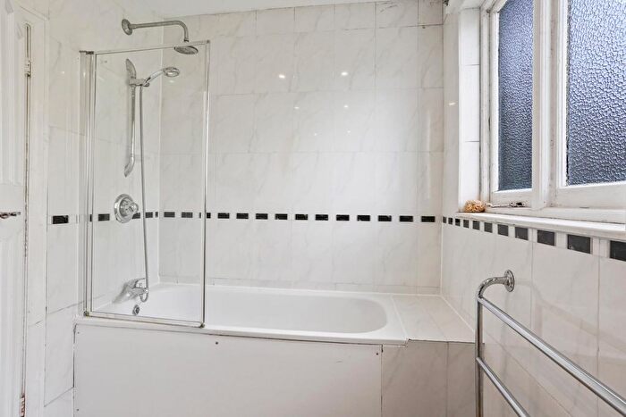 4 Bedroom Terraced House To Rent In Mayford Road, London, SW12