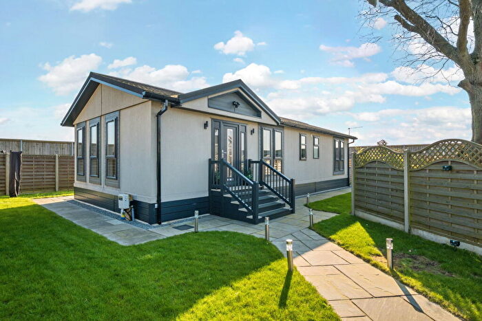 2 Bedroom Park Home For Sale In Four Oaks Park, Eye Road, Brome, Eye, Suffolk, IP23