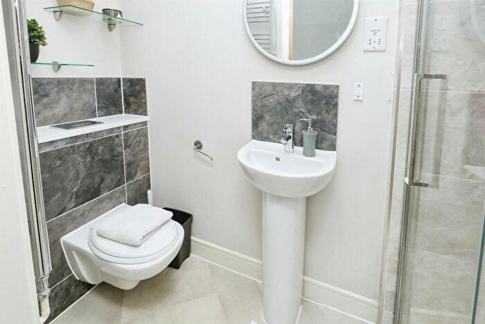 4 Bedroom Detached House For Sale In Lurkins Crescent, Norwich, NR7