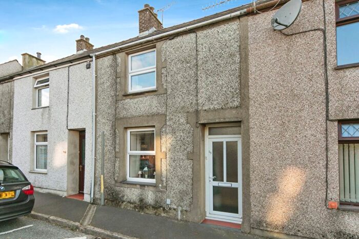 3 Bedroom Terraced House For Sale In Rhedyw Road, Llanllyfni, Caernarfon, Gwynedd, LL54