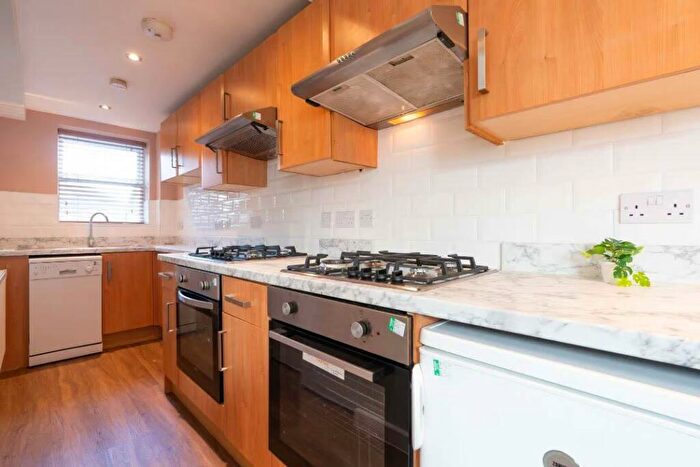 6 Bedroom House To Rent In Jesmond Road, Newcastle Upon Tyne, NE2