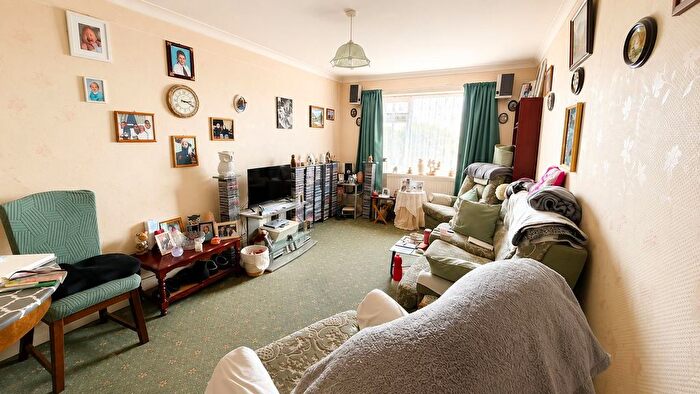 1 Bedroom Flat For Sale In Denham Close, St. Leonards-On-Sea, TN38