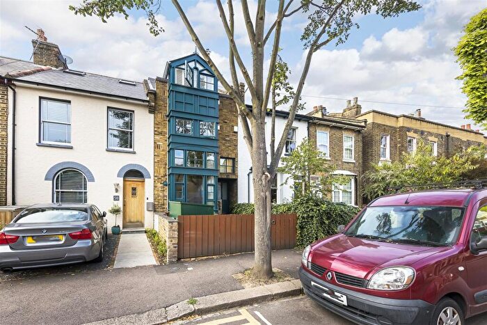 3 Bedroom Terraced House To Rent In Grosvenor Park Road, Walthamstow, London, E17