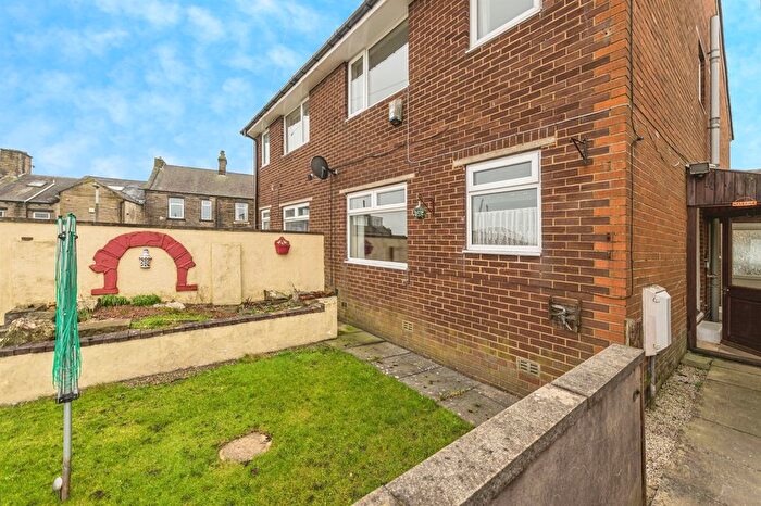 2 Bedroom Detached House For Sale In Albany Street, Wibsey, Bradford, BD6