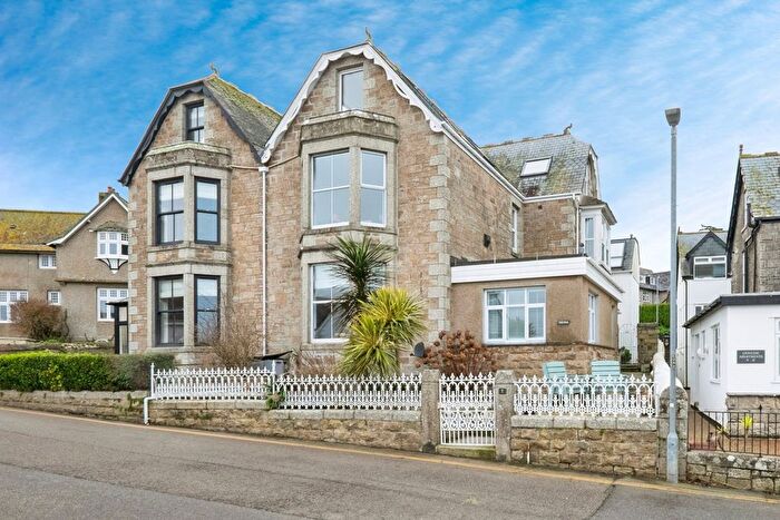 2 Bedroom Flat For Sale In Talland Road, St. Ives, TR26