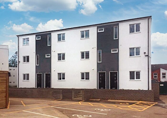 14 Bedroom Property For Sale In Northampton, Northamptonshire, NN5