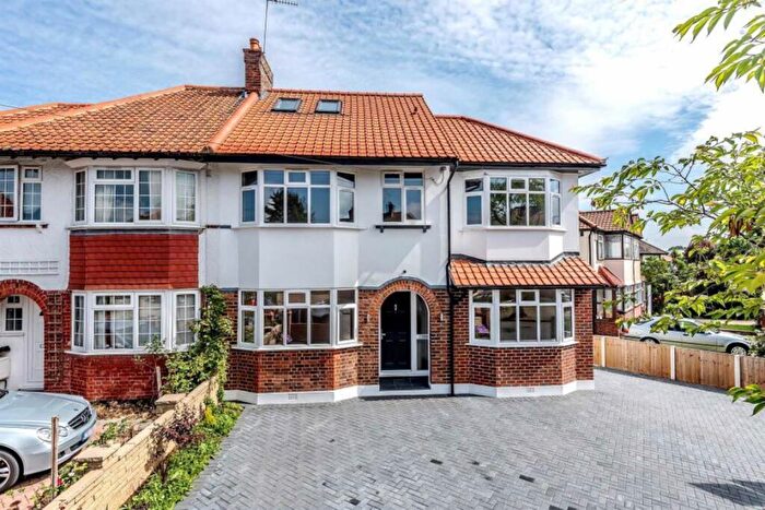 6 Bedroom House To Rent In Groveland Way, New Malden, KT3