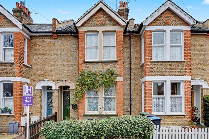 3 Bedroom Terraced House For Sale In Holtwhite Avenue, Enfield, EN2