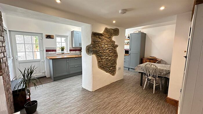 2 Bedroom Cottage For Sale In Tregadillett, Launceston, PL15