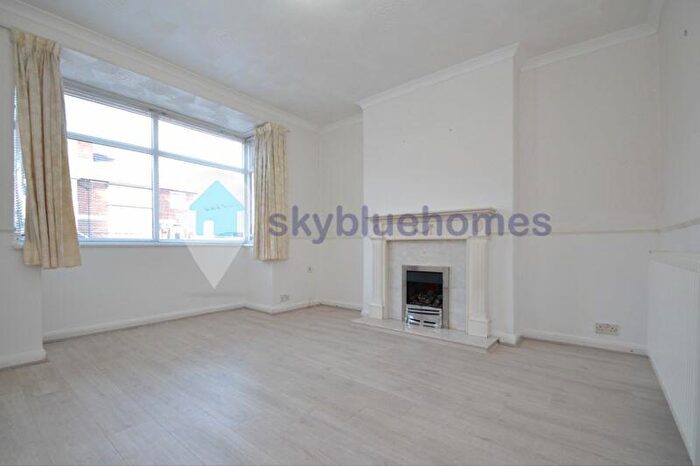 2 Bedroom Semi-Detached House To Rent In Barton Road, Leicester, LE3