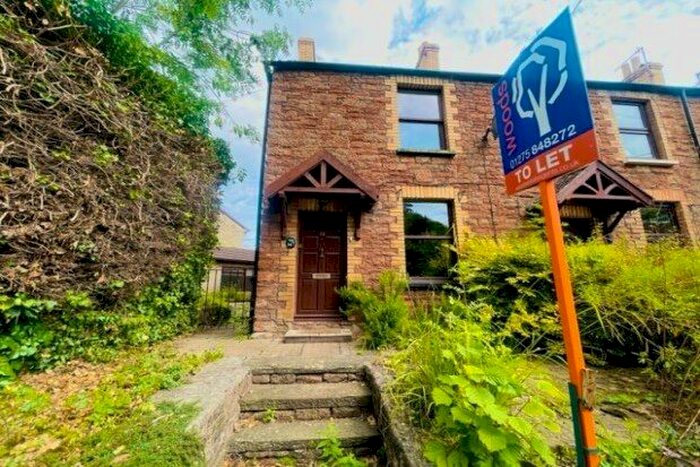 2 Bedroom Property To Rent In Church Road, Bristol, BS20