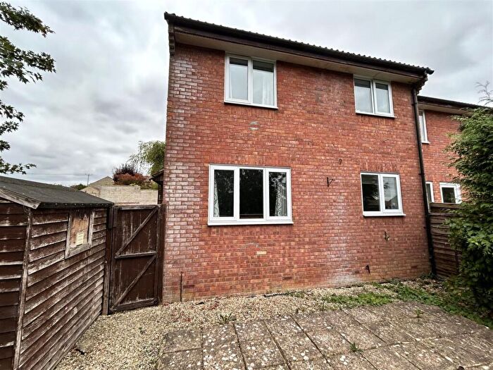 1 Bedroom Terraced House For Sale In Gundry Close, Chippenham, SN15