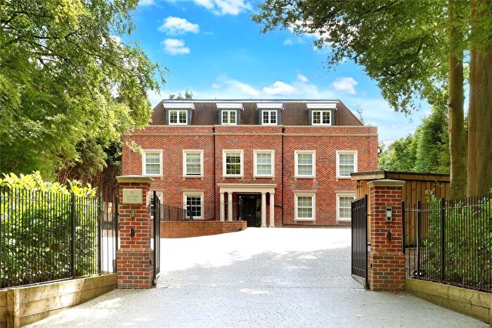 2 Bedroom Apartment For Sale In Ledborough Lane, Beaconsfield, Buckinghamshire, HP9