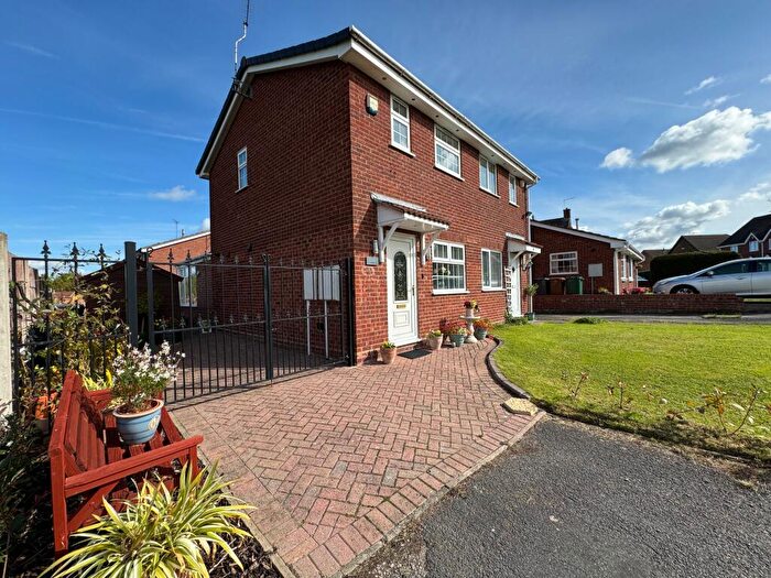 2 Bedroom Semi-Detached House For Sale In Finch Close, Woodville, Swadlincote, DE11