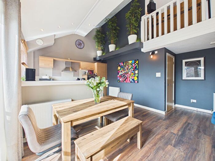 2 Bedroom Flat For Sale In Union Street, Hamilton, ML3