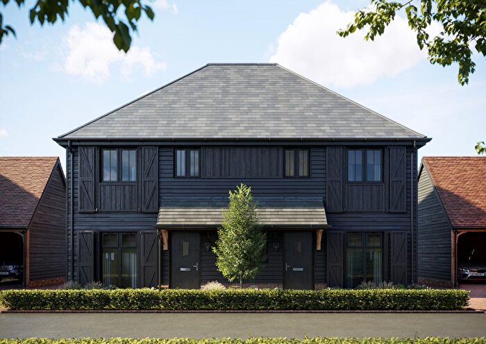 3 Bedroom Semi-Detached House For Sale In London Road, Gillingham, ME8