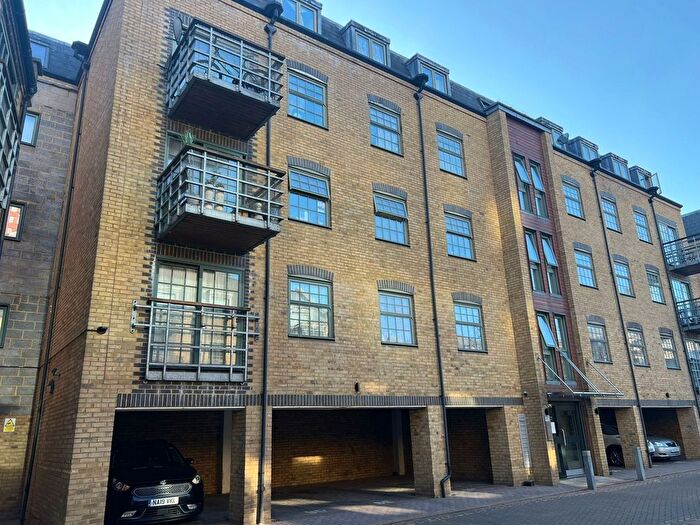 2 Bedroom Flat To Rent In Barking, IG11