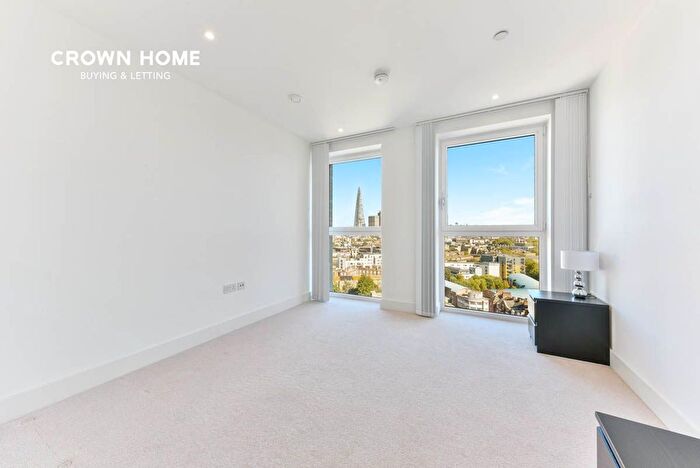 2 Bedroom Flat For Sale In Conquest Tower, Blackfriars Circus, SE1