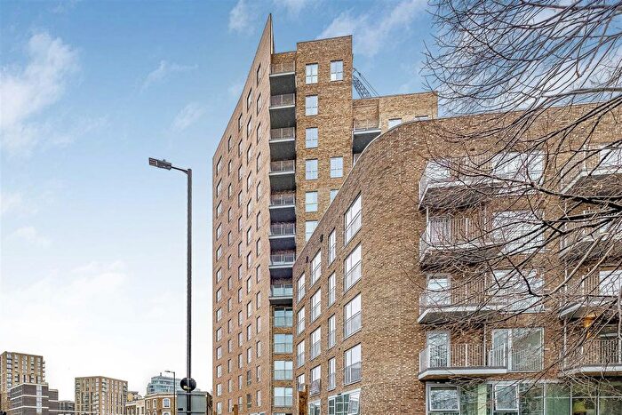 2 Bedroom Flat To Rent In York Road, London, SW11