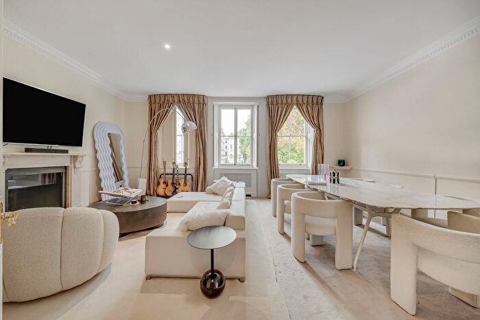 1 Bedroom Flat For Sale In Ennismore Gardens, Knightsbridge, SW7