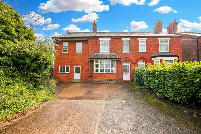 6 Bedroom Semi-Detached House For Sale In Sandy Lane, Weaverham, CW8