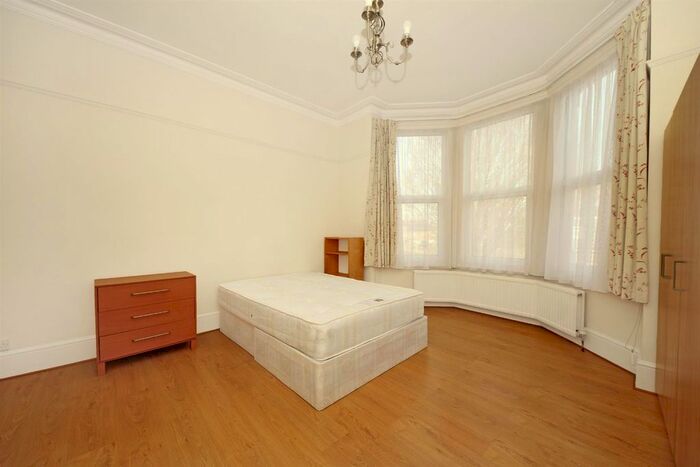 Studio To Rent In Gordon Road, London, W5