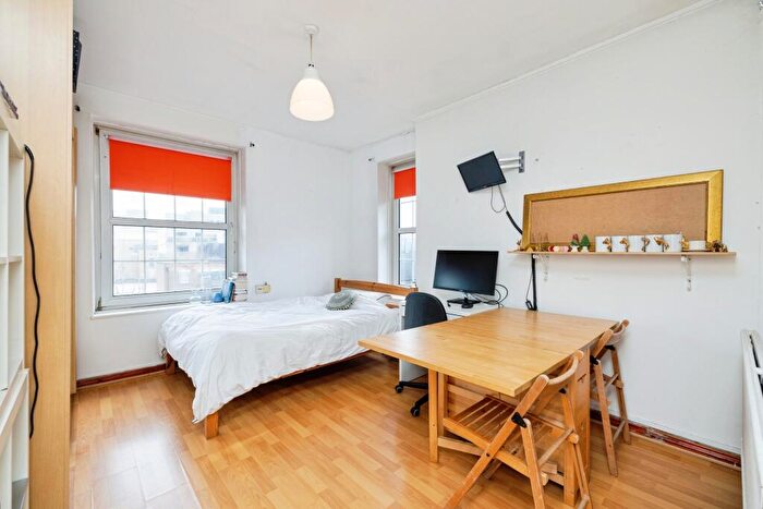 2 Bedroom Flat For Sale In Quaker Street, London, E1