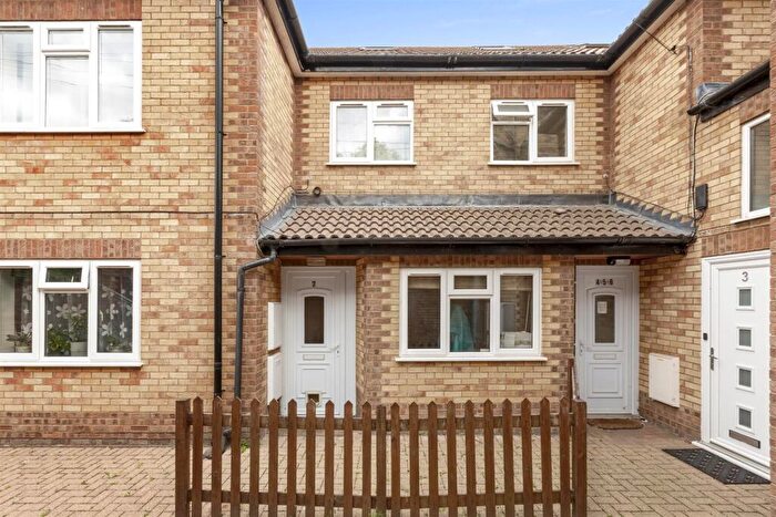 1 Bedroom Apartment For Sale In Booker Lane, High Wycombe, HP12