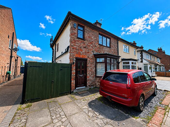 3 Bedroom Semi-Detached House To Rent In Hawthorne Avenue, Nottingham, NG10